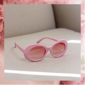 Oval Vintage Style Sunglasses in Flamingo Pink